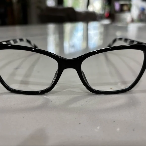 Kate Spade Stylish Black Reading Glasses with Case - Picture 2 of 8
